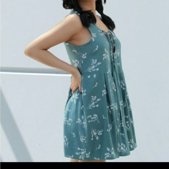 Boho Sage Printed Flowy Mini Keyhole Spring summer Dress sz S 2-4 M 6-8 L 10-12 - Picture 3 of 6